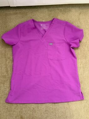 FIGS Ultraberry Scrub Top